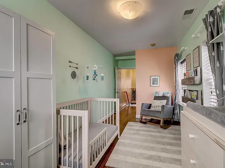 1636 S Hanover St — Photo 35