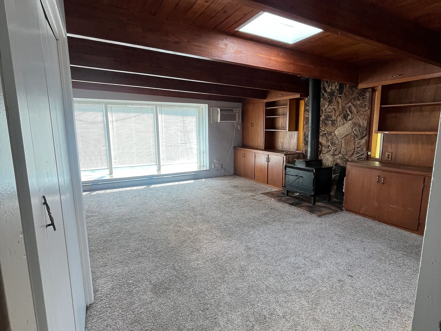 2 bed, 2670 sqft, $1,650 — Photo 1