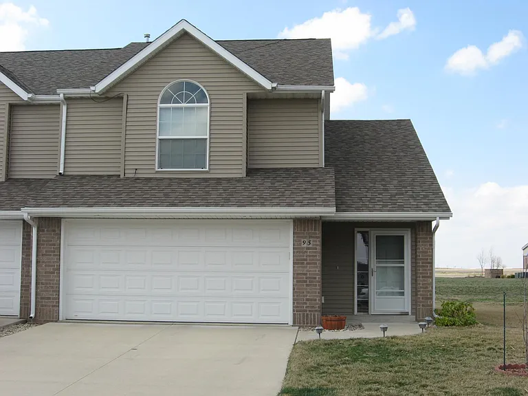 95 S Park Ridge Rd — Photo 2