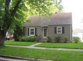 1002 S Walden Ave, Appleton, WI 54915