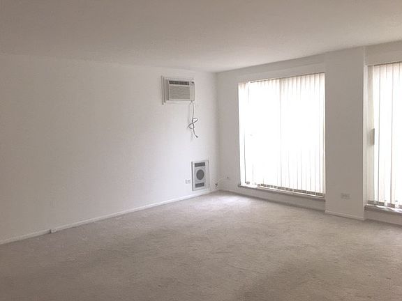 4th image of 1930 Cherry Ln APT 322