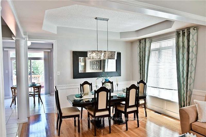Toronto House for rent - 4 Bedrooms — photo 2