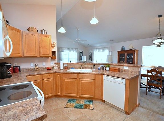 4th image of 263 Lilac Ln Unit 263