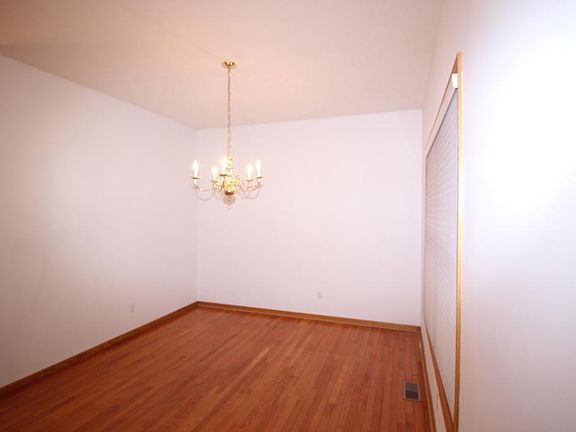 4th image of 817 Lake Susan Hills Dr