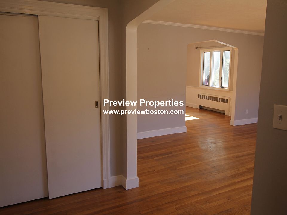1st image of 14 Caltha Rd #1P