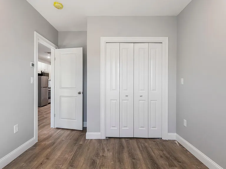 276-282 Hanover St #15 — Photo 5