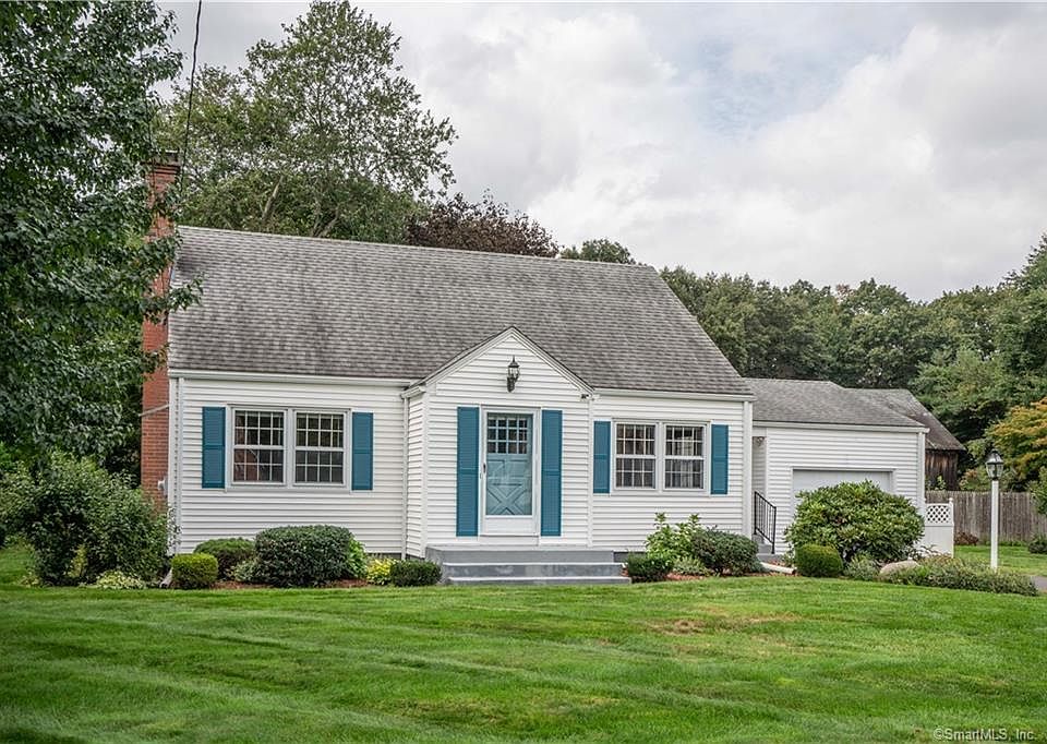 1st image of 855 Oak Street