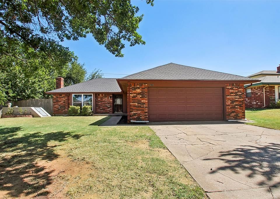 1st image of 609 SW 26th Pl