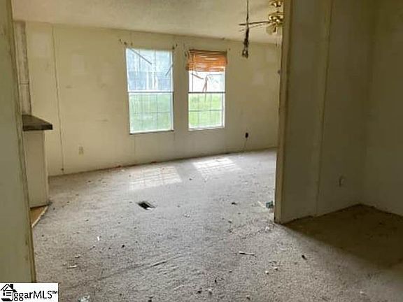 4th image of 451 Crestview Dr