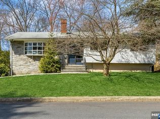 37 New St, Cresskill, NJ 07626