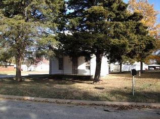 121 S Highland St, Conway Springs, KS 67031