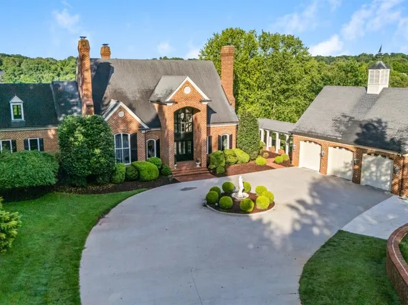 1423 Lakepointe Dr, Forest, VA 24551
