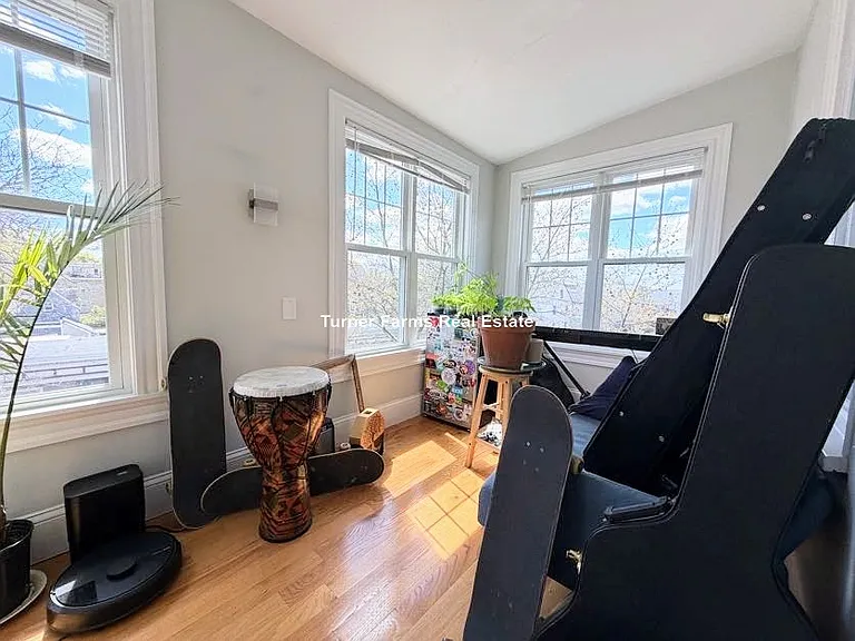 305 Highland Ave #3F — Photo 2