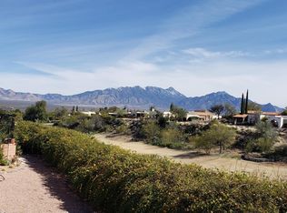 1305 W Desert Hills Dr, Green Valley, AZ 85622