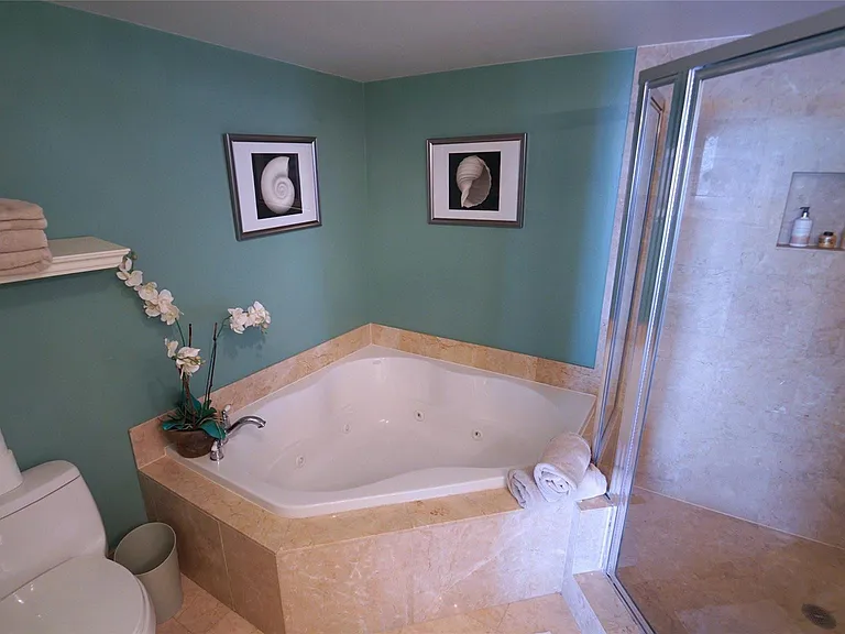 2011 N Ocean Blvd #1606 — Photo 20