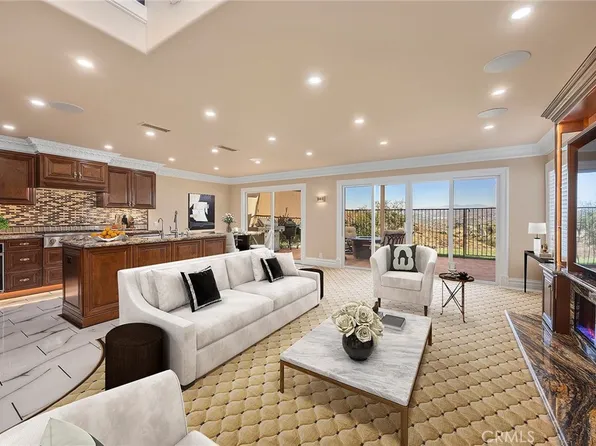 7351 E Singingwood Dr, Anaheim, CA 92808