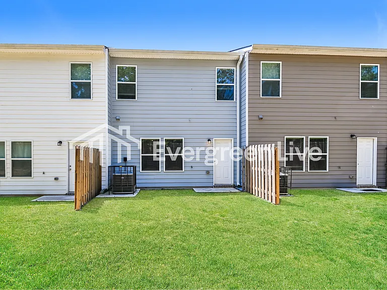 112 Village Green Dr — Photo 10