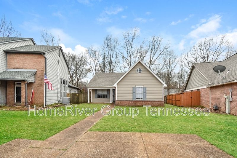 1st image of 7895 Bentwood Cir