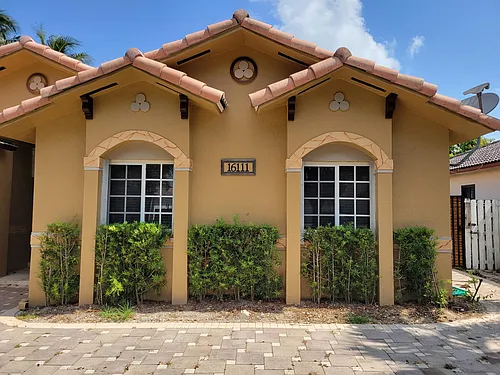 16111 SW 144th Ter Photo 1