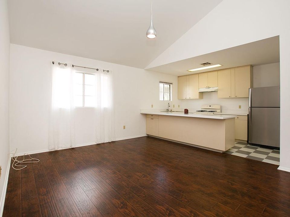 kitchen / Living roojm