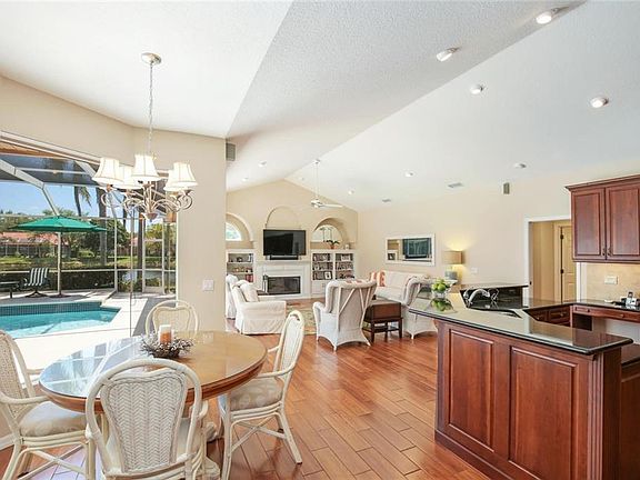 5th image of 8599 Woodbriar Dr