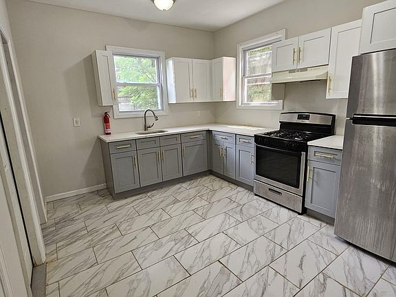 3rd image of 153 Sunset Ave #1L