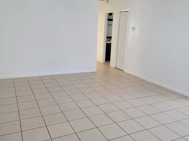 349 Denton Ave #B — Photo 3