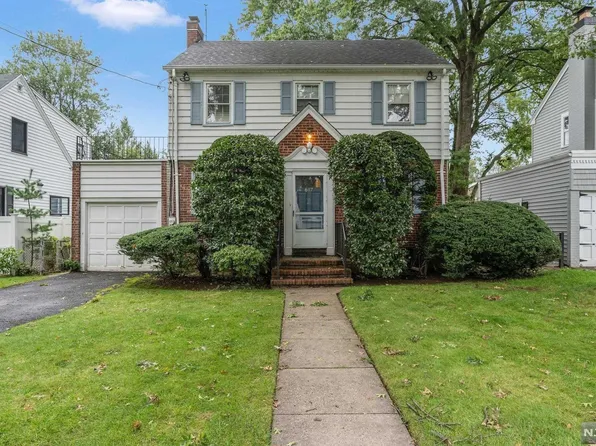 687 Kent Ave, Teaneck, NJ 07666