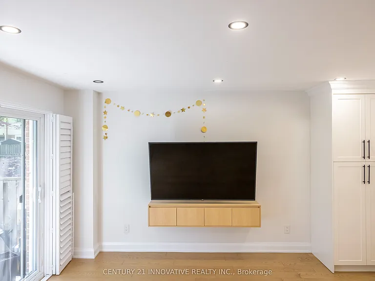 2451 Bridletowne Cir #19 — Photo 16