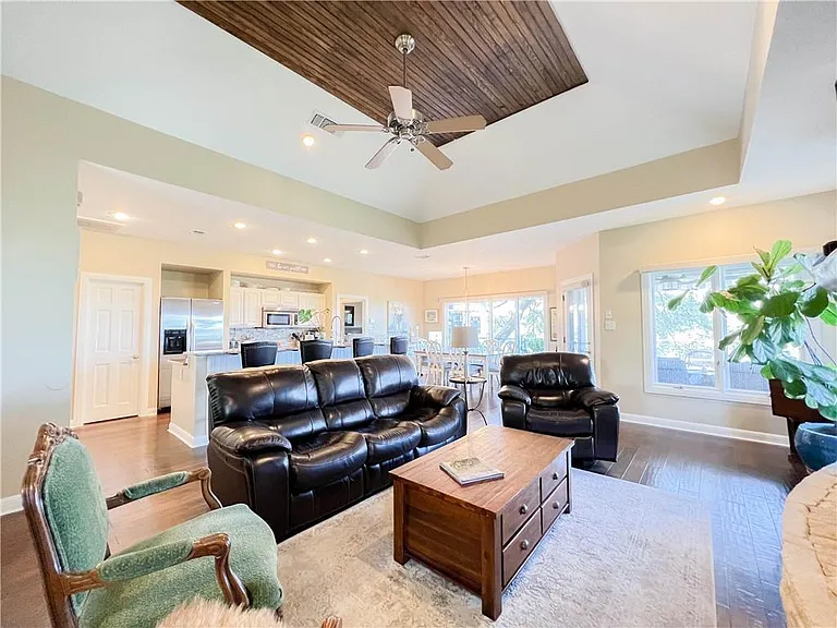 1911 Clubhouse Hill Dr #20 — Photo 6