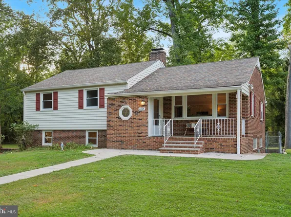 1742 Paradise Ln, Bensalem, PA 19020