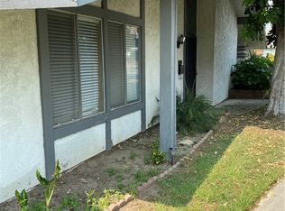 1327 Maxwell Ln, Upland, CA 91786