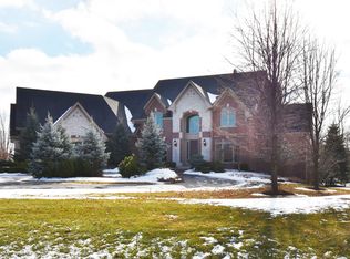 36W475 Oak Pointe Dr, St Charles, IL 60175