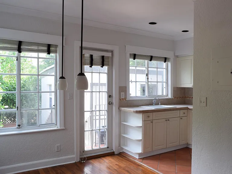 15 Madeira Ave #8 — Photo 10
