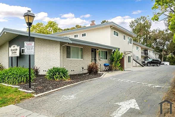2 bed, 80 sqft, $2,525 — Photo 3