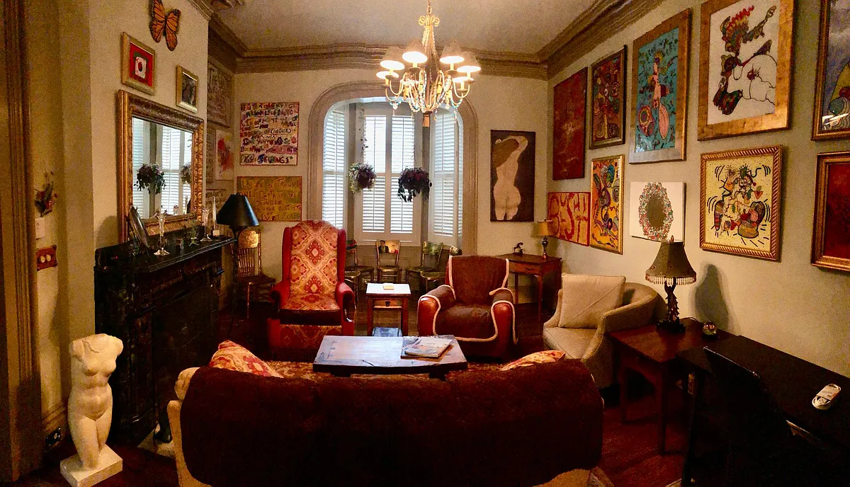 Living room - uniquely beautiful. - 919 S Aiken Ave