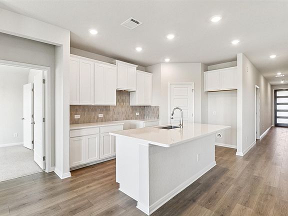 4th image of 5220 Redbud Valley Dr