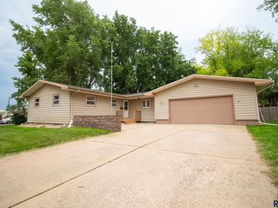 28 Park Ln, Canton, SD, 57013