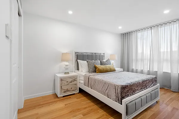 Sold by E Realty International Corp | media 19