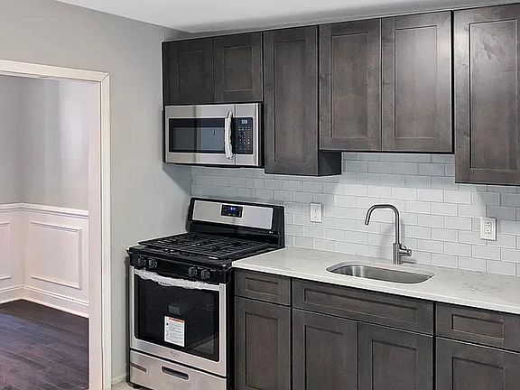 3rd image of 22XX Greenwich St
