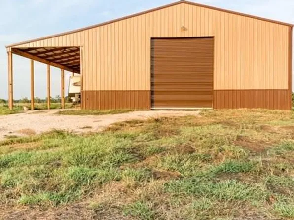 5211 County Road 208, Danbury, TX 77534