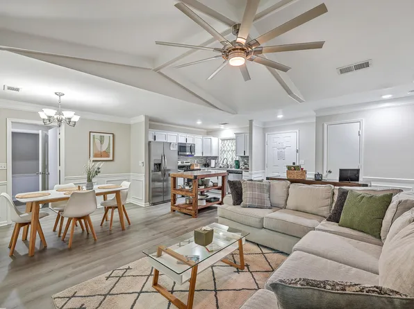 7790 Peppercorn Ln, North Charleston, SC 29420