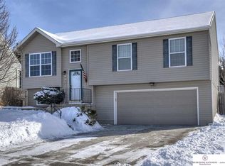 19401 T St, Omaha, NE 68135