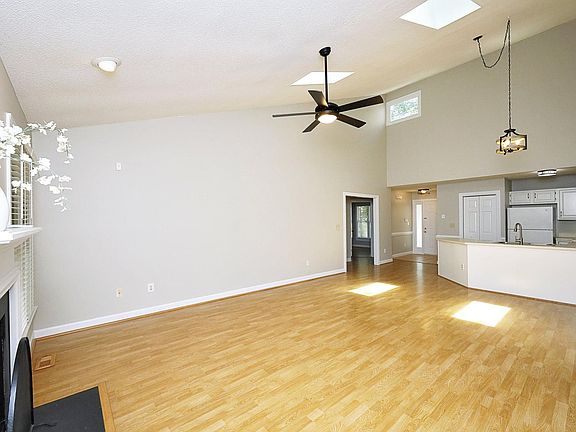 5th image of 103 Kingsley Woods Dr