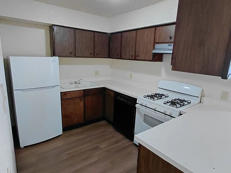 Prairie Sun Apartments — Photo 6