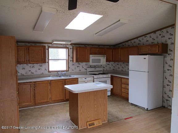 5th image of 6073 Lawrence Hwy