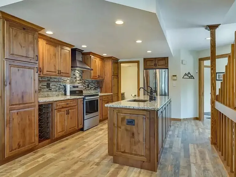 95 Hawn Dr — Photo 3