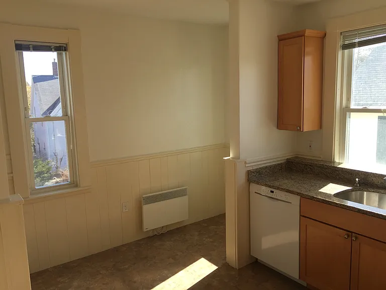 733 Hale St — Photo 10
