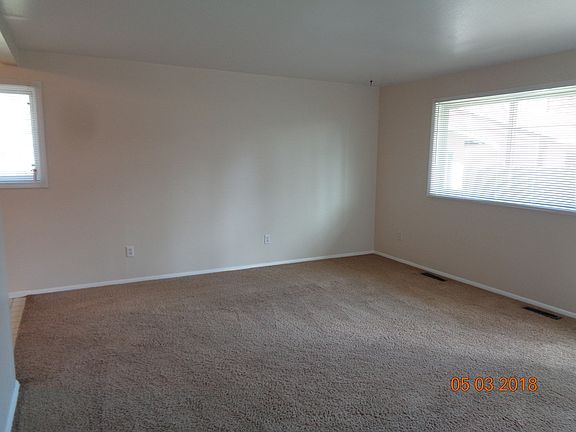 2nd image of 511 Avenue E Ave #513