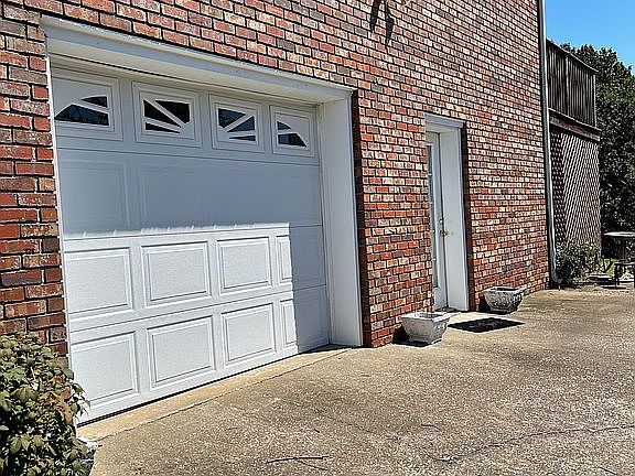 4th image of 246 Valley View Dr